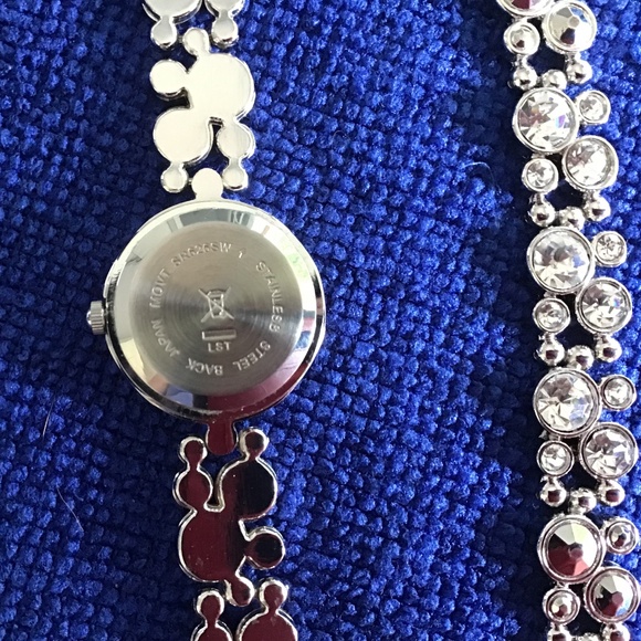 Glamour set including a watch and a matching bracelet with sparkling stones - Picture 3 of 7